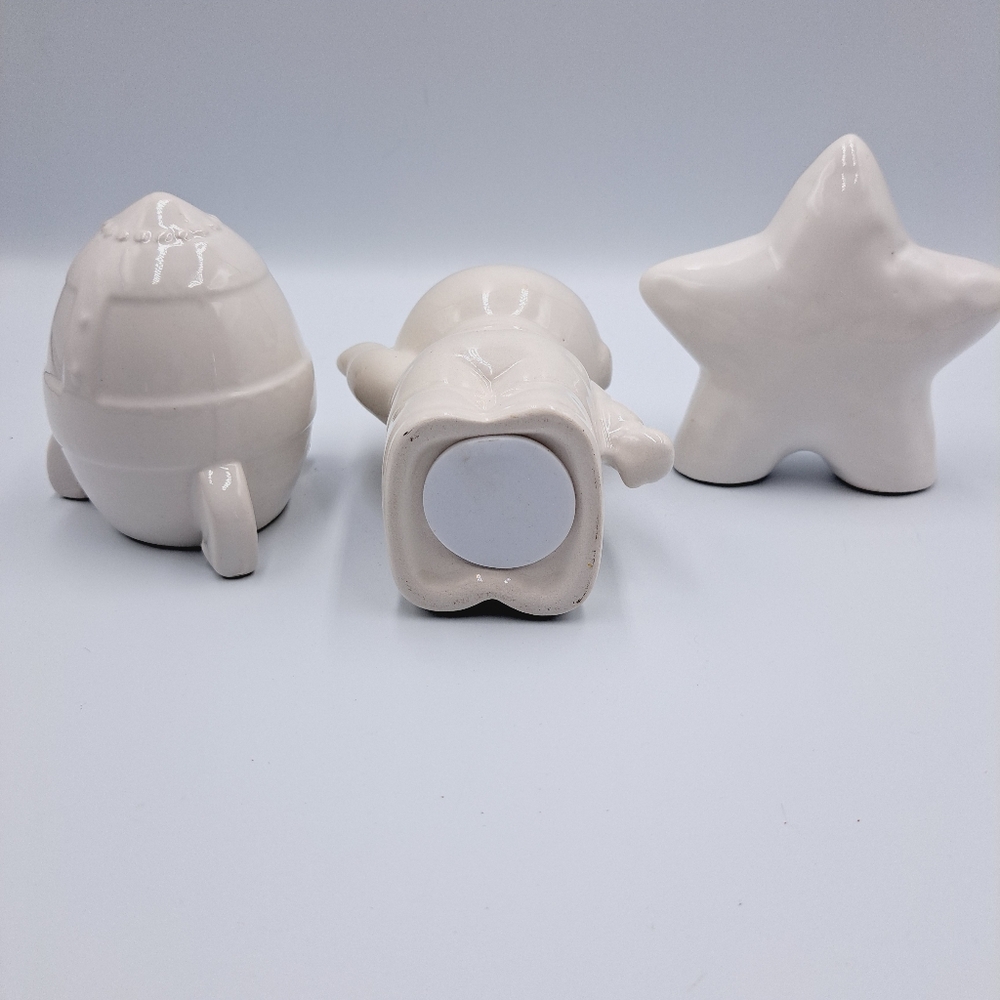Reach For the Stars With Astronaut Bank, Star & Spaceship Ceramic Set - Picture 6 of 10
